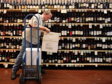 Photo for: 6 Common Wine Distribution Channels and Strategies